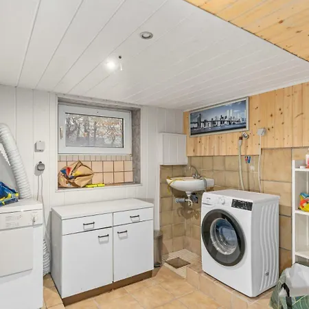 Spacious Flat With Garden Apartment *