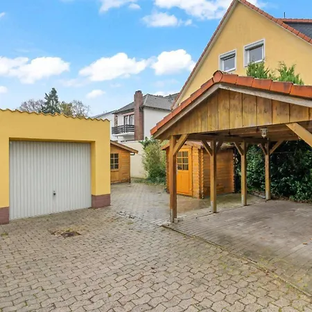 Spacious Flat With Garden סלה